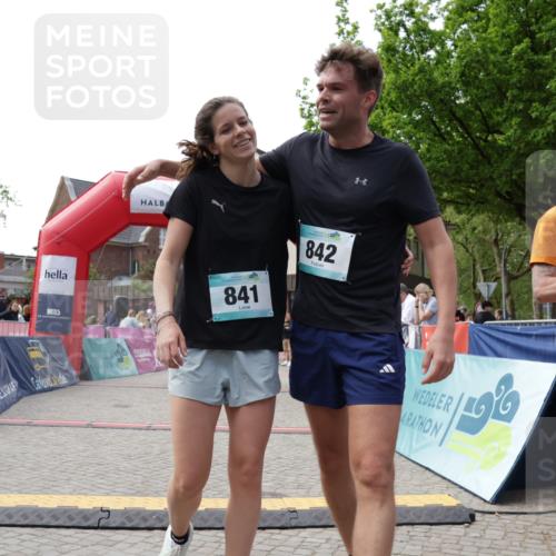 10.05.2026 - 8. Wedeler Halbmarathon Yannick Fuchs http://msf.ph/oto/9712744 10.05.2026 11:26:32 Ziel 572, 841, 842, 2157 meine-sportfotos.de