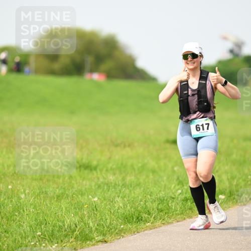 10.05.2026 - 8. Wedeler Halbmarathon Dr. Thomas Lammeyer http://msf.ph/oto/9712772 10.05.2026 12:10:03 Laufen 617, 100 meine-sportfotos.de