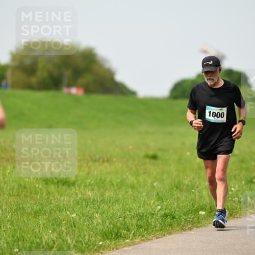 10.05.2026 - 8. Wedeler Halbmarathon Dr. Thomas Lammeyer http://msf.ph/oto/9712785 10.05.2026 12:10:06 Laufen 617, 1000 meine-sportfotos.de