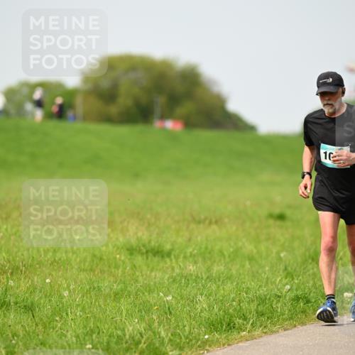 10.05.2026 - 8. Wedeler Halbmarathon Dr. Thomas Lammeyer http://msf.ph/oto/9712788 10.05.2026 12:10:06 Laufen  meine-sportfotos.de