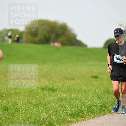 10.05.2026 - 8. Wedeler Halbmarathon Dr. Thomas Lammeyer http://msf.ph/oto/9712791 10.05.2026 12:10:06 Laufen 617, 1000 meine-sportfotos.de