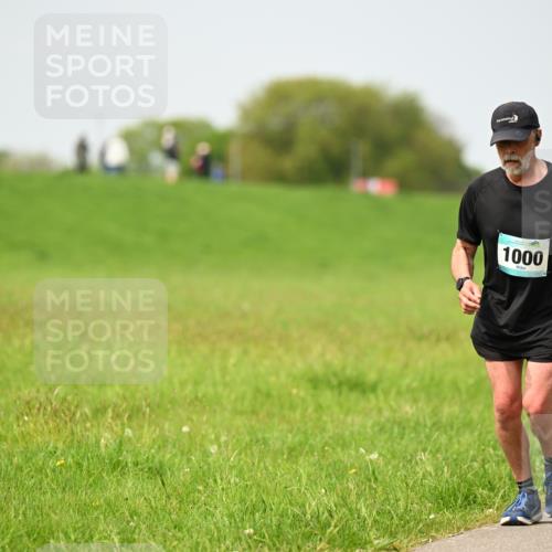 10.05.2026 - 8. Wedeler Halbmarathon Dr. Thomas Lammeyer http://msf.ph/oto/9712800 10.05.2026 12:10:07 Laufen 1000 meine-sportfotos.de