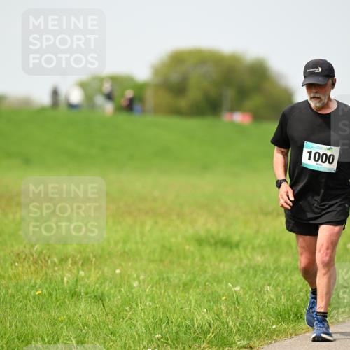 10.05.2026 - 8. Wedeler Halbmarathon Dr. Thomas Lammeyer http://msf.ph/oto/9712802 10.05.2026 12:10:07 Laufen 1000 meine-sportfotos.de
