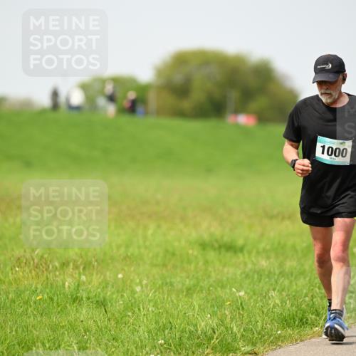 10.05.2026 - 8. Wedeler Halbmarathon Dr. Thomas Lammeyer http://msf.ph/oto/9712803 10.05.2026 12:10:07 Laufen 1000 meine-sportfotos.de