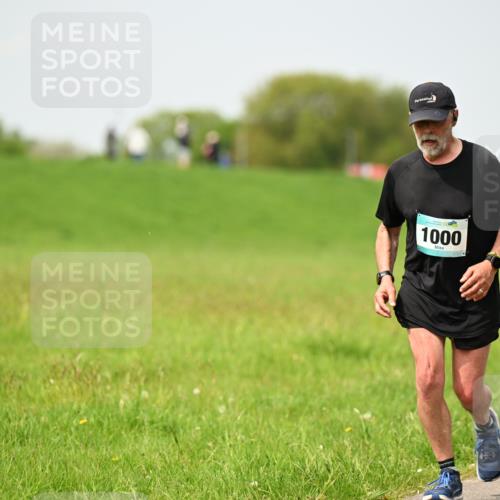 10.05.2026 - 8. Wedeler Halbmarathon Dr. Thomas Lammeyer http://msf.ph/oto/9712808 10.05.2026 12:10:08 Laufen 1000 meine-sportfotos.de