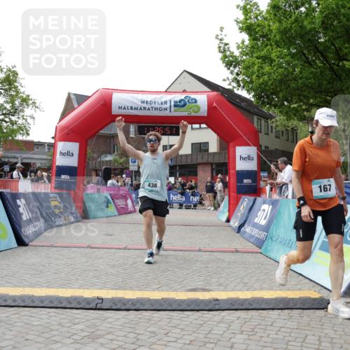 10.05.2026 - 8. Wedeler Halbmarathon Yannick Fuchs http://msf.ph/oto/9712832 10.05.2026 11:26:49 Ziel 167, 438, 989 meine-sportfotos.de