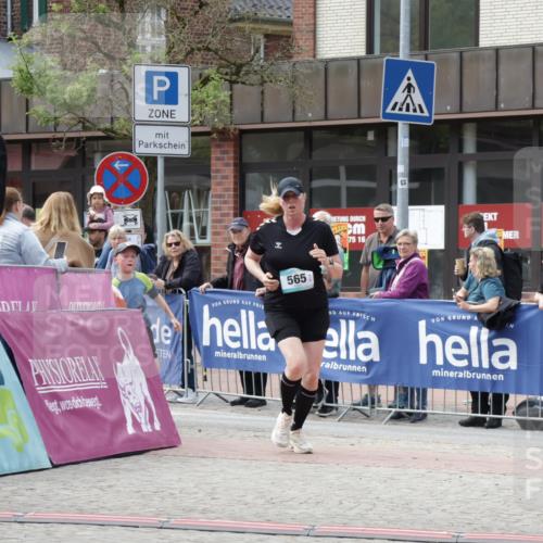 10.05.2026 - 8. Wedeler Halbmarathon Yannick Fuchs http://msf.ph/oto/9712848 10.05.2026 11:27:02 Ziel 60, 565, 967 meine-sportfotos.de