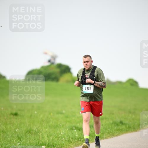 10.05.2026 - 8. Wedeler Halbmarathon Dr. Thomas Lammeyer http://msf.ph/oto/9712850 10.05.2026 12:10:47 Laufen 181 meine-sportfotos.de