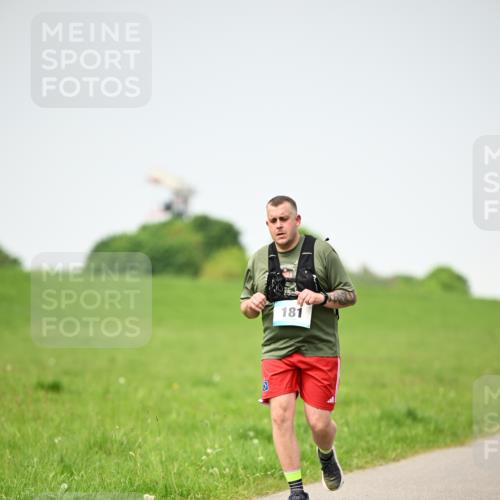 10.05.2026 - 8. Wedeler Halbmarathon Dr. Thomas Lammeyer http://msf.ph/oto/9712854 10.05.2026 12:10:47 Laufen  meine-sportfotos.de