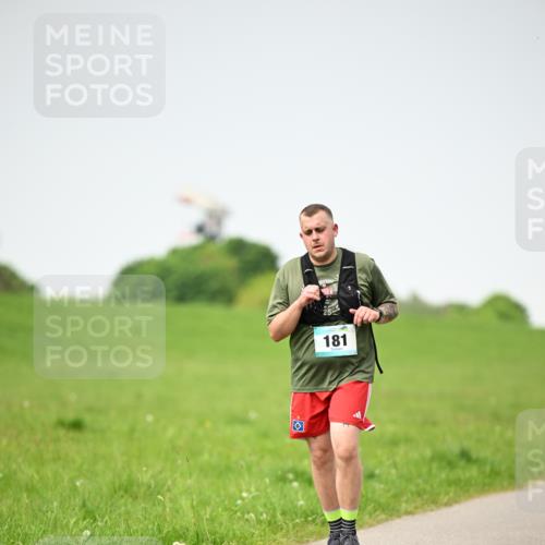10.05.2026 - 8. Wedeler Halbmarathon Dr. Thomas Lammeyer http://msf.ph/oto/9712857 10.05.2026 12:10:47 Laufen 181 meine-sportfotos.de