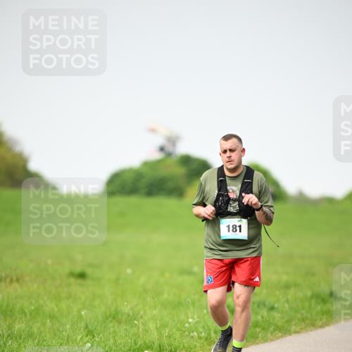 10.05.2026 - 8. Wedeler Halbmarathon Dr. Thomas Lammeyer http://msf.ph/oto/9712860 10.05.2026 12:10:47 Laufen 181 meine-sportfotos.de