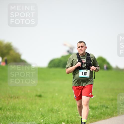 10.05.2026 - 8. Wedeler Halbmarathon Dr. Thomas Lammeyer http://msf.ph/oto/9712862 10.05.2026 12:10:48 Laufen 181 meine-sportfotos.de