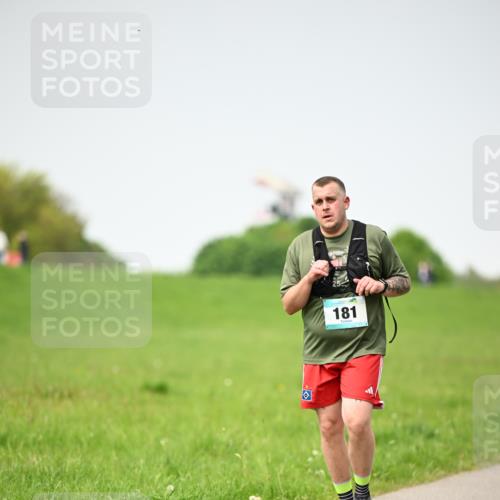 10.05.2026 - 8. Wedeler Halbmarathon Dr. Thomas Lammeyer http://msf.ph/oto/9712868 10.05.2026 12:10:47 Laufen 181 meine-sportfotos.de