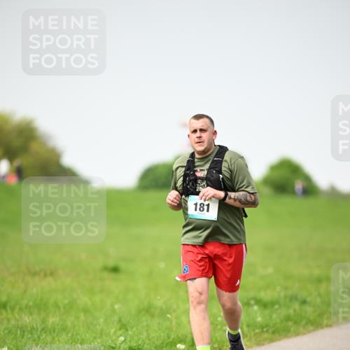 10.05.2026 - 8. Wedeler Halbmarathon Dr. Thomas Lammeyer http://msf.ph/oto/9712870 10.05.2026 12:10:48 Laufen 181 meine-sportfotos.de