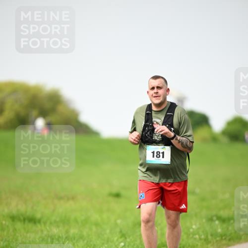 10.05.2026 - 8. Wedeler Halbmarathon Dr. Thomas Lammeyer http://msf.ph/oto/9712876 10.05.2026 12:10:49 Laufen 181 meine-sportfotos.de