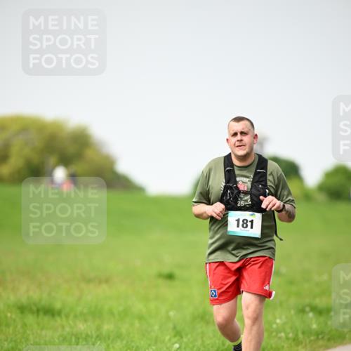 10.05.2026 - 8. Wedeler Halbmarathon Dr. Thomas Lammeyer http://msf.ph/oto/9712877 10.05.2026 12:10:48 Laufen 181 meine-sportfotos.de