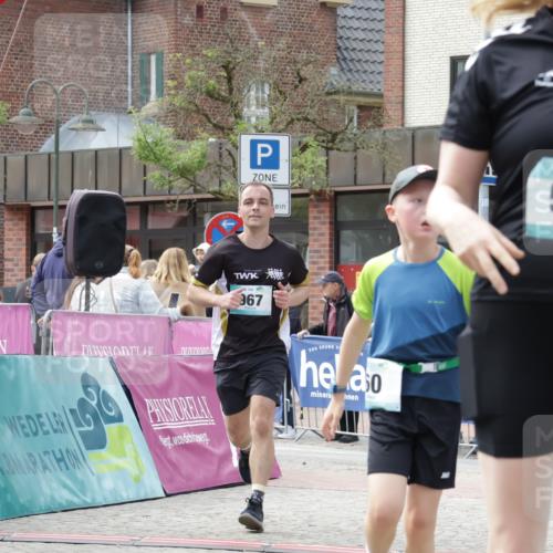 10.05.2026 - 8. Wedeler Halbmarathon Yannick Fuchs http://msf.ph/oto/9712895 10.05.2026 11:27:06 Ziel 60, 565, 967 meine-sportfotos.de