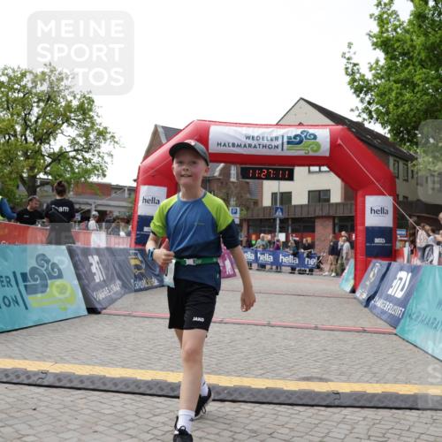 10.05.2026 - 8. Wedeler Halbmarathon Yannick Fuchs http://msf.ph/oto/9712925 10.05.2026 11:27:10 Ziel 60, 565, 967 meine-sportfotos.de