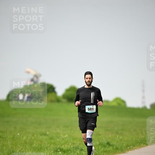 10.05.2026 - 8. Wedeler Halbmarathon Dr. Thomas Lammeyer http://msf.ph/oto/9712980 10.05.2026 12:11:57 Laufen 501 meine-sportfotos.de