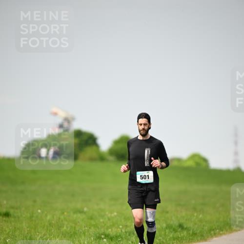 10.05.2026 - 8. Wedeler Halbmarathon Dr. Thomas Lammeyer http://msf.ph/oto/9712982 10.05.2026 12:11:57 Laufen 501 meine-sportfotos.de