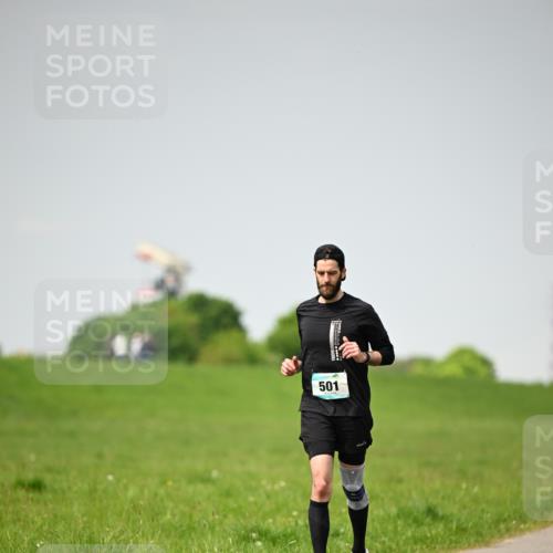 10.05.2026 - 8. Wedeler Halbmarathon Dr. Thomas Lammeyer http://msf.ph/oto/9712984 10.05.2026 12:11:57 Laufen 501 meine-sportfotos.de
