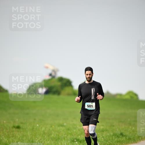 10.05.2026 - 8. Wedeler Halbmarathon Dr. Thomas Lammeyer http://msf.ph/oto/9712986 10.05.2026 12:11:57 Laufen 501 meine-sportfotos.de