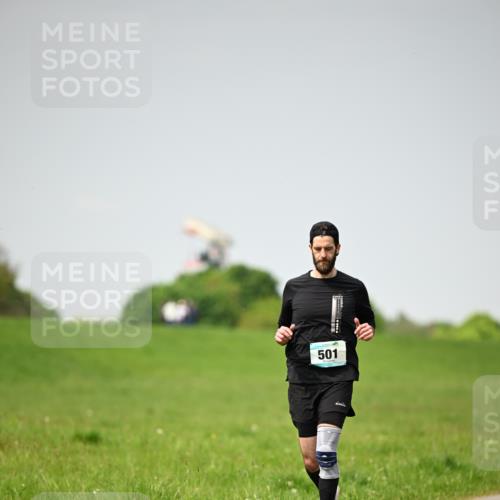 10.05.2026 - 8. Wedeler Halbmarathon Dr. Thomas Lammeyer http://msf.ph/oto/9712988 10.05.2026 12:11:58 Laufen 501 meine-sportfotos.de
