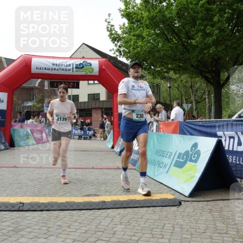 10.05.2026 - 8. Wedeler Halbmarathon Yannick Fuchs http://msf.ph/oto/9712990 10.05.2026 11:27:20 Ziel 230, 735, 2139, 2224 meine-sportfotos.de