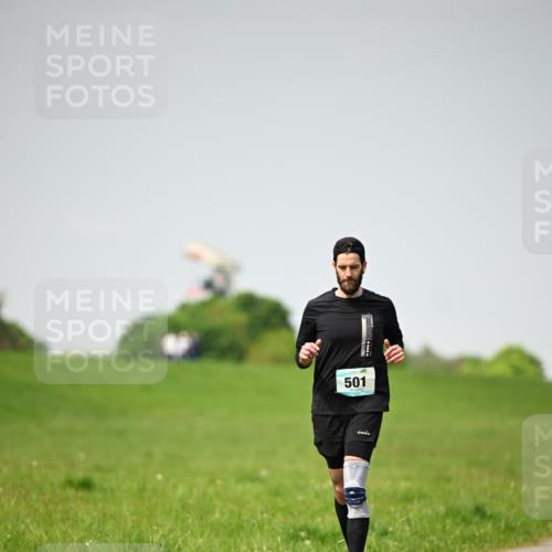 10.05.2026 - 8. Wedeler Halbmarathon Dr. Thomas Lammeyer http://msf.ph/oto/9712991 10.05.2026 12:11:57 Laufen 501 meine-sportfotos.de