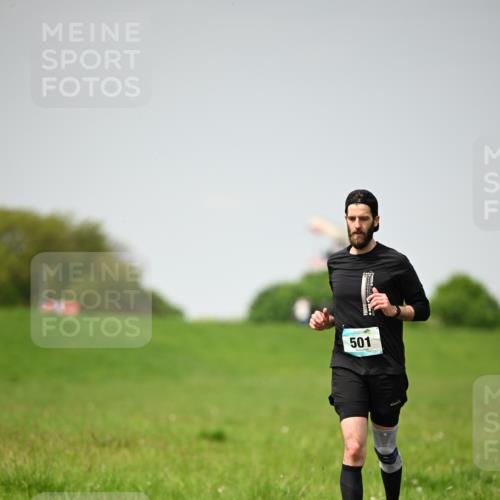 10.05.2026 - 8. Wedeler Halbmarathon Dr. Thomas Lammeyer http://msf.ph/oto/9712999 10.05.2026 12:11:59 Laufen 501 meine-sportfotos.de