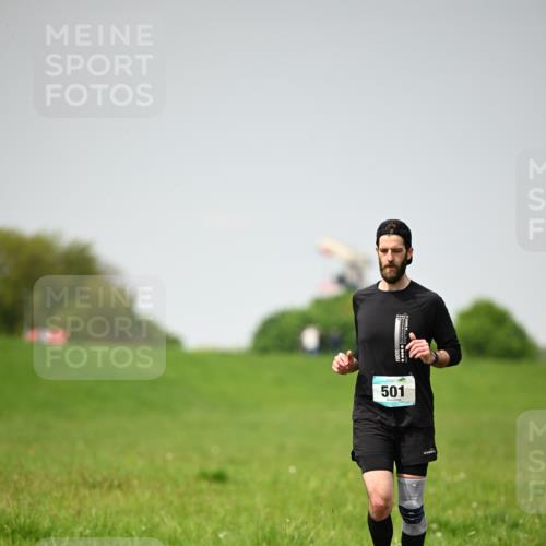 10.05.2026 - 8. Wedeler Halbmarathon Dr. Thomas Lammeyer http://msf.ph/oto/9713001 10.05.2026 12:11:59 Laufen 501 meine-sportfotos.de