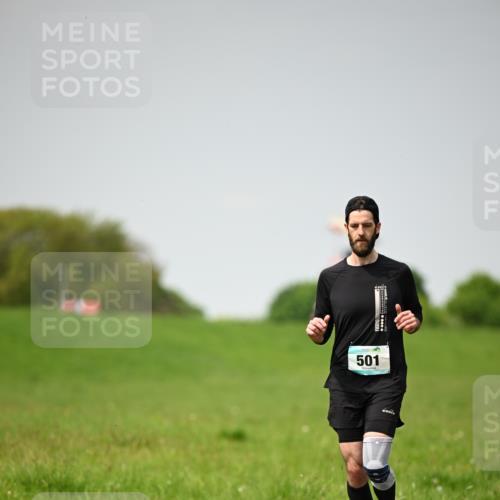 10.05.2026 - 8. Wedeler Halbmarathon Dr. Thomas Lammeyer http://msf.ph/oto/9713003 10.05.2026 12:11:59 Laufen 501 meine-sportfotos.de