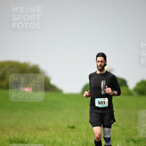 10.05.2026 - 8. Wedeler Halbmarathon Dr. Thomas Lammeyer http://msf.ph/oto/9713009 10.05.2026 12:11:59 Laufen 501 meine-sportfotos.de