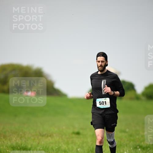 10.05.2026 - 8. Wedeler Halbmarathon Dr. Thomas Lammeyer http://msf.ph/oto/9713010 10.05.2026 12:11:59 Laufen 501 meine-sportfotos.de