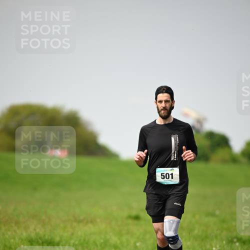 10.05.2026 - 8. Wedeler Halbmarathon Dr. Thomas Lammeyer http://msf.ph/oto/9713014 10.05.2026 12:12:00 Laufen 501 meine-sportfotos.de