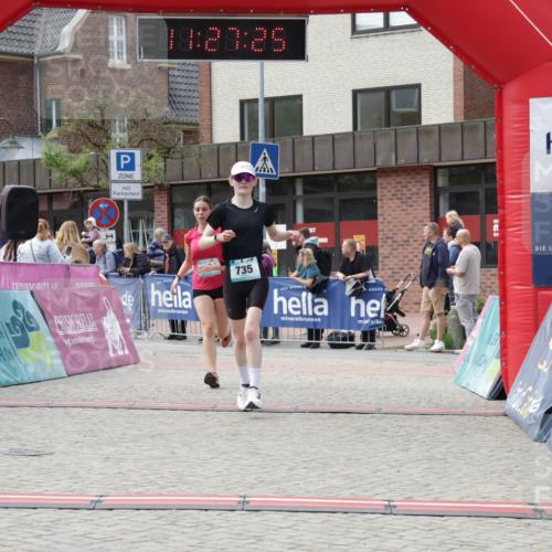 10.05.2026 - 8. Wedeler Halbmarathon Yannick Fuchs http://msf.ph/oto/9713018 10.05.2026 11:27:24 Ziel 230, 735, 2139, 2151, 2224 meine-sportfotos.de
