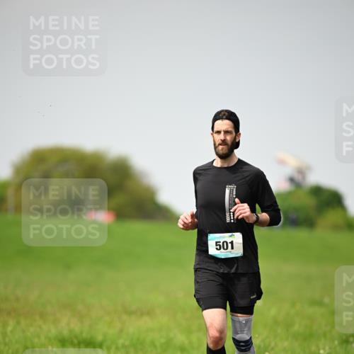 10.05.2026 - 8. Wedeler Halbmarathon Dr. Thomas Lammeyer http://msf.ph/oto/9713019 10.05.2026 12:12:00 Laufen 501 meine-sportfotos.de