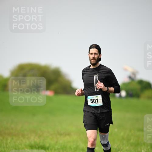 10.05.2026 - 8. Wedeler Halbmarathon Dr. Thomas Lammeyer http://msf.ph/oto/9713020 10.05.2026 12:12:00 Laufen 501 meine-sportfotos.de