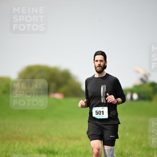 10.05.2026 - 8. Wedeler Halbmarathon Dr. Thomas Lammeyer http://msf.ph/oto/9713022 10.05.2026 12:12:00 Laufen 501 meine-sportfotos.de