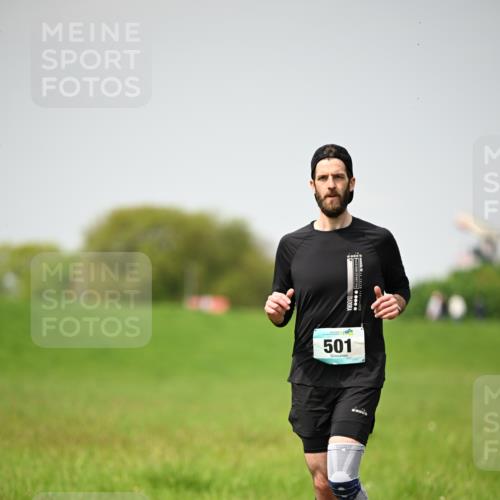 10.05.2026 - 8. Wedeler Halbmarathon Dr. Thomas Lammeyer http://msf.ph/oto/9713023 10.05.2026 12:12:01 Laufen 501 meine-sportfotos.de
