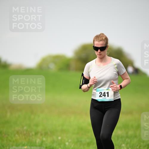 10.05.2026 - 8. Wedeler Halbmarathon Dr. Thomas Lammeyer http://msf.ph/oto/9713037 10.05.2026 12:12:35 Laufen 241 meine-sportfotos.de