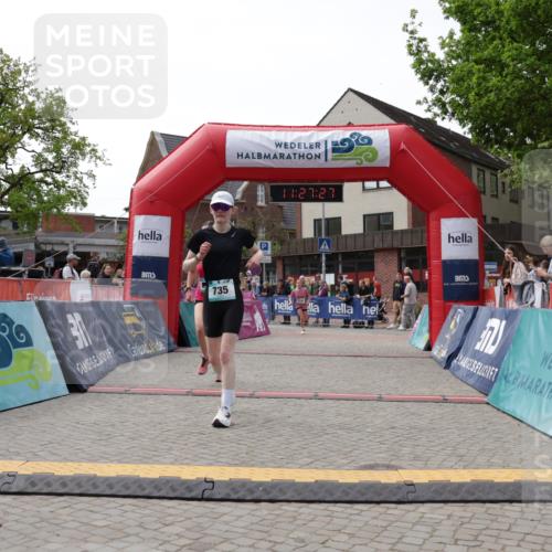10.05.2026 - 8. Wedeler Halbmarathon Yannick Fuchs http://msf.ph/oto/9713041 10.05.2026 11:27:26 Ziel 735, 2151, 2224 meine-sportfotos.de