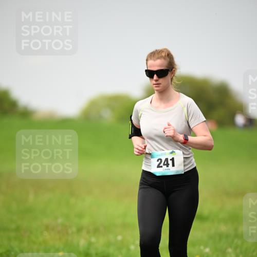 10.05.2026 - 8. Wedeler Halbmarathon Dr. Thomas Lammeyer http://msf.ph/oto/9713042 10.05.2026 12:12:36 Laufen 241 meine-sportfotos.de