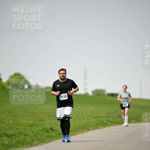 10.05.2026 - 8. Wedeler Halbmarathon Dr. Thomas Lammeyer http://msf.ph/oto/9713056 10.05.2026 12:12:55 Laufen 2133 meine-sportfotos.de