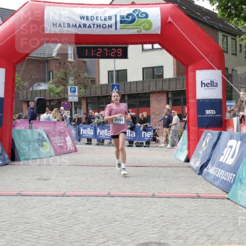 10.05.2026 - 8. Wedeler Halbmarathon Yannick Fuchs http://msf.ph/oto/9713057 10.05.2026 11:27:28 Ziel 735, 2151, 2224 meine-sportfotos.de