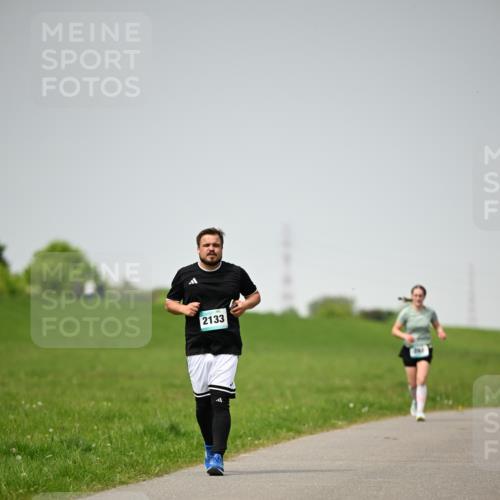 10.05.2026 - 8. Wedeler Halbmarathon Dr. Thomas Lammeyer http://msf.ph/oto/9713059 10.05.2026 12:12:55 Laufen 2133 meine-sportfotos.de