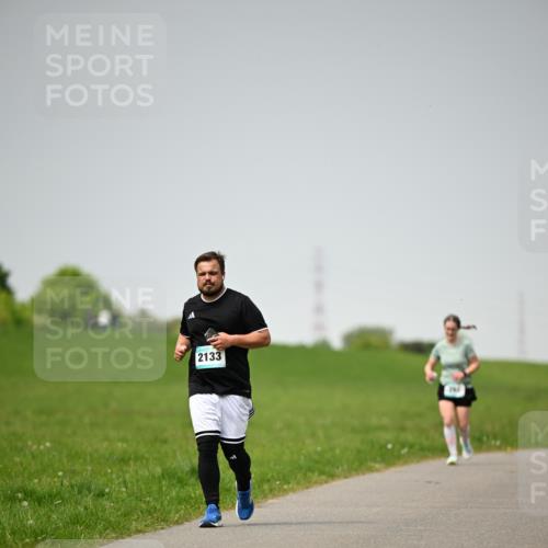 10.05.2026 - 8. Wedeler Halbmarathon Dr. Thomas Lammeyer http://msf.ph/oto/9713065 10.05.2026 12:12:55 Laufen 2133 meine-sportfotos.de