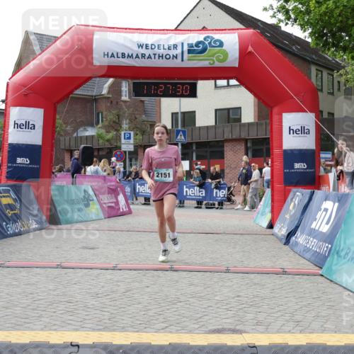 10.05.2026 - 8. Wedeler Halbmarathon Yannick Fuchs http://msf.ph/oto/9713071 10.05.2026 11:27:28 Ziel 735, 2151, 2224 meine-sportfotos.de