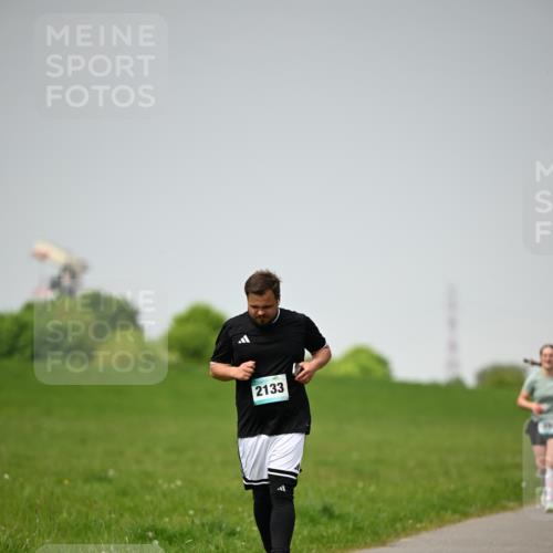 10.05.2026 - 8. Wedeler Halbmarathon Dr. Thomas Lammeyer http://msf.ph/oto/9713083 10.05.2026 12:12:57 Laufen 2133, 384 meine-sportfotos.de