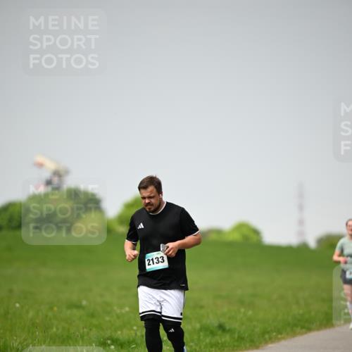 10.05.2026 - 8. Wedeler Halbmarathon Dr. Thomas Lammeyer http://msf.ph/oto/9713087 10.05.2026 12:12:57 Laufen 2133 meine-sportfotos.de